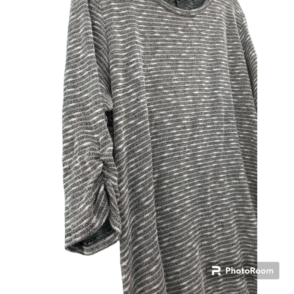 Lily Morgan Blouse/Top.  White and Grey. 2XL. - Picture 3 of 9